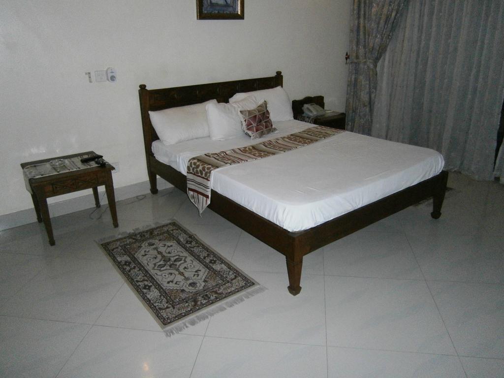 Tudor Water Sports Hotel Mombasa Luaran gambar