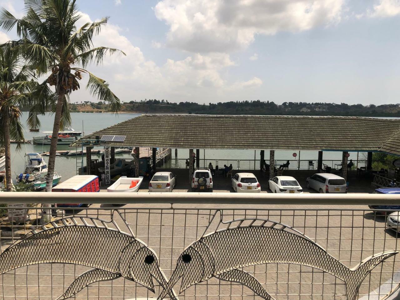 Tudor Water Sports Hotel Mombasa Luaran gambar